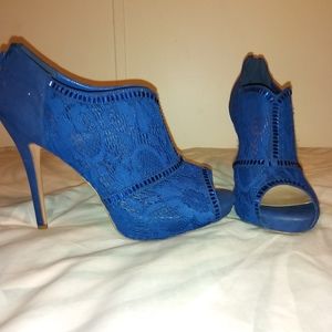 De Blossom Collection blue 5 inch heals